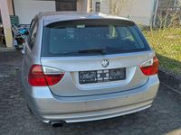 Gebraucht BMW 320 177 PS (130 kW) 2007 Grau Kombi