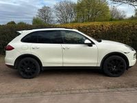 Second-hand Porsche Cayenne 245 CP (180 kW) 2011 Alb SUV