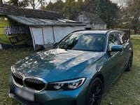 Gebraucht BMW 320e 190 PS (139 kW) 2020 Grün Kombi