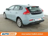 Gebraucht Volvo V40 122 PS (89 kW) 2016 Blau Limousine
