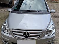 Gebraucht Mercedes B180 109 PS (80 kW) 2010 Silber Van / Kleinbus