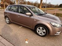 Gebraucht Kia Ceed 109 PS (80 kW) 2010 Braun Kleinwagen