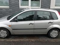 Gebraucht Ford Fiesta 60 PS (44 kW) 2005 Silber Kleinwagen