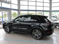 Gebraucht Porsche Cayenne Turbo 549 PS (403 kW) 2018 Tiefschwarzmetallic SUV