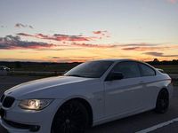 Gebraucht BMW 320 M Sport 170 PS (125 kW) 2011 Weiß Coupé