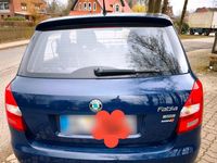 Gebraucht Skoda Fabia 60 PS (44 kW) 2011 Blau Kleinwagen