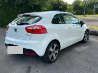 Używany Kia Rio 75 KM (55 kW) 2012 Biały Hatchback