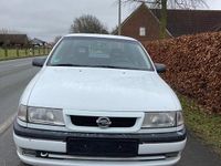 Gebraucht Opel Vectra 115 PS (84 kW) 1993 Weiß Limousine