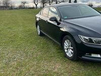 Gebraucht VW Passat 125 PS (91 kW) 2018 Schwarz Limousine