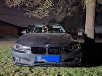 Gebraucht BMW 318 143 PS (105 kW) 2012 Grau Limousine