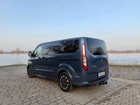 Gebraucht Ford Tourneo 131 PS (96 kW) 2017 Blau Van / Kleinbus