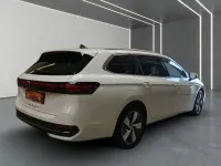 Gebraucht VW Passat 150 PS (110 kW) 2025 Weiß Kombi