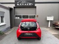 Gebraucht Toyota Aygo 69 PS (50 kW) 2017 Rot Kleinwagen