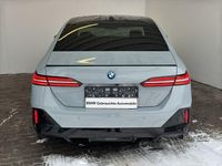 Gebraucht BMW i5 M Sport 250 kW (340 PS) 2024 M brooklyn grau metallic Limousine