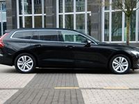 Gebraucht Volvo V60 Core 197 PS (144 kW) 2022 Schwarz Kombi