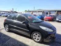 Gebraucht Peugeot 207 73 PS (53 kW) 2011 Schwarz Kleinwagen