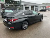 Gebraucht Lexus ES300H Business Edition 218 PS (160 kW) 2023 Graphite black Limousine