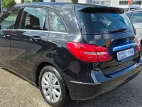 Gebraucht Mercedes B180 122 PS (89 kW) 2012 Schwarz Kleinwagen