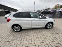 Gebraucht BMW 218 Basis 136 PS (100 kW) 2015 Weiß SUV