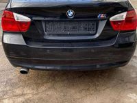 Gebraucht BMW 320 150 PS (110 kW) 2005 Black sapphire metallic Limousine