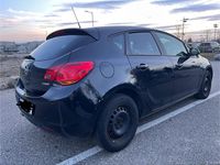 Gebraucht Opel Astra Design Edition 140 PS (102 kW) 2011 Schwarz Limousine