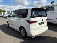 Gebraucht VW Multivan 150 PS (110 kW) 2024 Weiß Van / Kleinbus