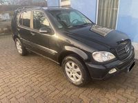 Gebraucht Mercedes ML270 163 PS (119 kW) 2002 Schwarz SUV