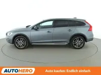 Gebraucht Volvo V60 CC Pro 245 PS (180 kW) 2017 Grau Kombi