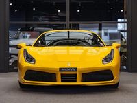 Second-hand Ferrari 488 672 CP (494 kW) 2018 Galben Coupe