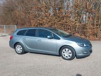 Gebraucht Opel Astra Edition 125 PS (91 kW) 2011 Silber Kombi