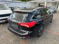 Gebraucht Ford Focus Titanium 125 PS (91 kW) 2019 Schwarz Kombi