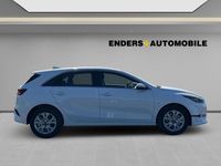 Neu Kia Ceed 101 PS (74 kW) 2025 Wd) casa white s (weiss Kleinwagen