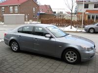 Gebraucht BMW 530 218 PS (160 kW) 2004 Silber metallic Limousine