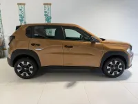 Neu Fiat Grande Panda Icon 110 PS (80 kW) 2025 724 luna bronze Kleinwagen