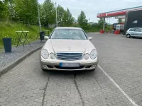 Gebraucht Mercedes E220 150 PS (110 kW) 2002 Beige Limousine