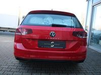 Gebraucht VW Passat Business 122 PS (89 kW) 2023 Tornadorot Kombi