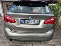 Gebraucht BMW 218 Active Tourer Advantage 136 PS (100 kW) 2015 Grau Van / Kleinbus