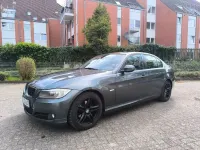 Gebraucht BMW 320 143 PS (105 kW) 2009 Grau Limousine