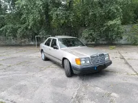 Gebraucht Mercedes E230 132 PS (97 kW) 1988 Silber Limousine
