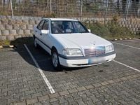 Gebraucht Mercedes C180 122 PS (89 kW) 1996 Weiß Limousine