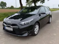 Gebraucht Kia Ceed Comfort 160 PS (117 kW) 2023 Schwarz Kleinwagen