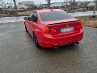 Gebraucht BMW 335 306 PS (225 kW) 2012 Rot Limousine
