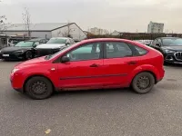 Gebraucht Ford Focus Trend 116 PS (85 kW) 2005 Rot Limousine