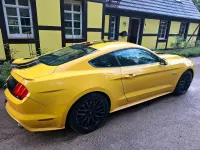 Gebraucht Ford Mustang GT 428 PS (314 kW) 2015 Gelb Coupé