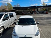 Gebraucht Mitsubishi Space Star 80 PS (58 kW) 2013 Weiß Van / Kleinbus