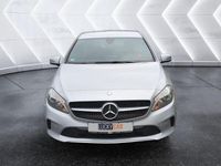 Gebraucht Mercedes A180 122 PS (89 kW) 2016 Polarsilber  metalliclack Limousine