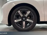 Gebraucht BMW iX Sport Line 300 kW (408 PS) 2025 Alpinweiß uni SUV