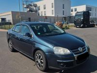 Second-hand VW Jetta 116 CP (85 kW) 2006 Gri Berlinǎ
