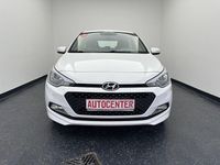 Gebraucht Hyundai i20 Classic 75 PS (55 kW) 2015 Weiß Kleinwagen