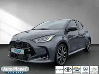 Neu Toyota Yaris Sport 131 PS (96 kW) 2026 Grau Kleinwagen